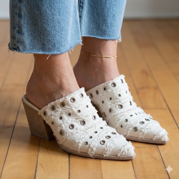 elena iachi Shoes - Elena Iachi Sz 39 (8.5) Western Rivet Boho Slip On Heel Pointy Toes Shoes